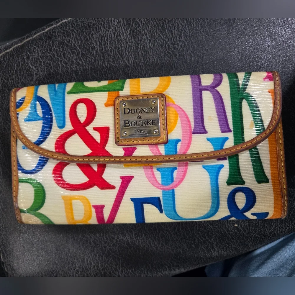 DOONEY & BOURKE 🩷 RETRO 🧡 GRAFICA CLUTCH WALLET. 9 - Picture 2 of 6